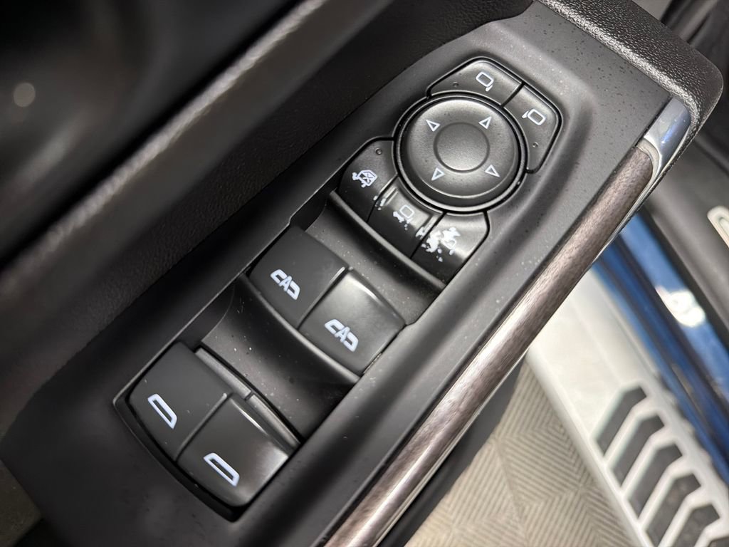 Used 2023 Chevrolet Silverado 2500 LTZ w/ LTZ Convenience Package image 16