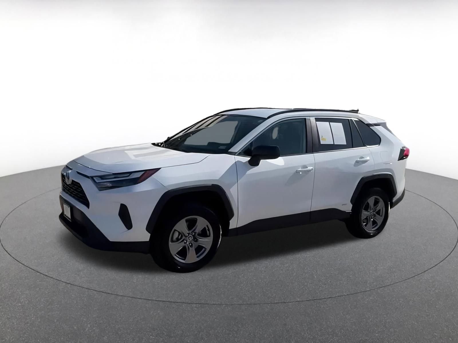 Used 2025 Toyota RAV4 LE image 8