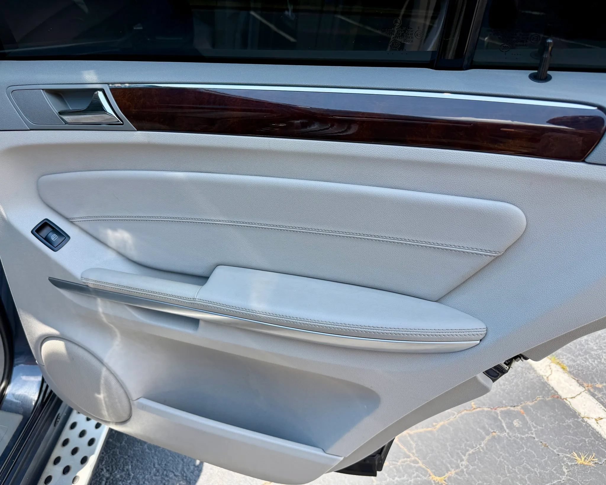 Used 2012 Mercedes-Benz GL 450 4MATIC image 27