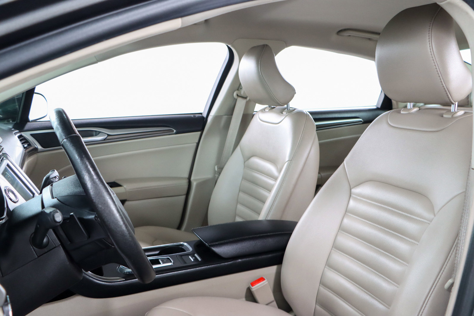 Used 2019 Ford Fusion SEL image 23