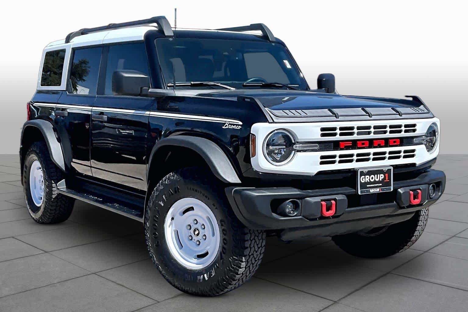 Used 2025 Ford Bronco Heritage Edition AWD/4WD image 3