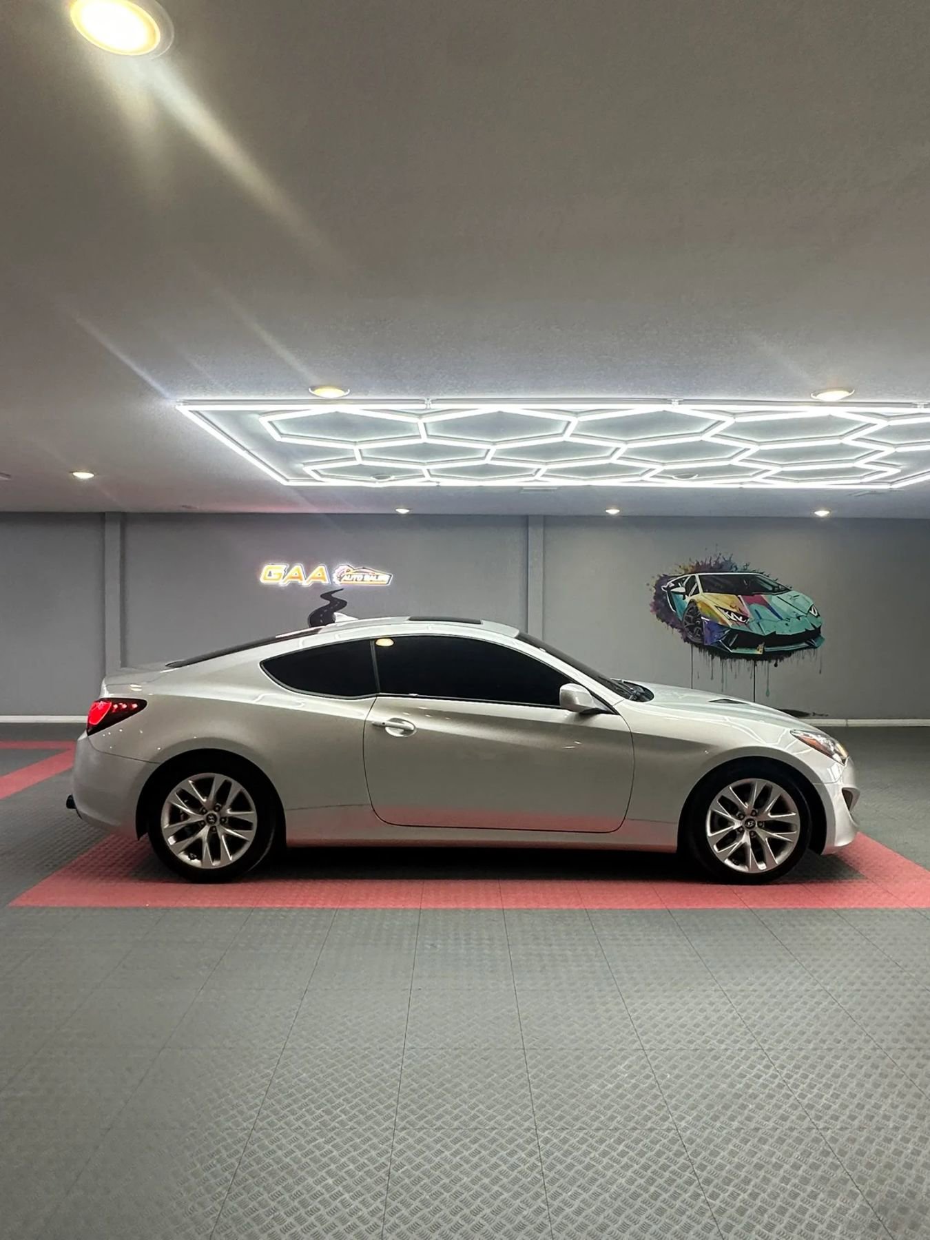 Used 2013 Hyundai Genesis 2.0T RWD image 7