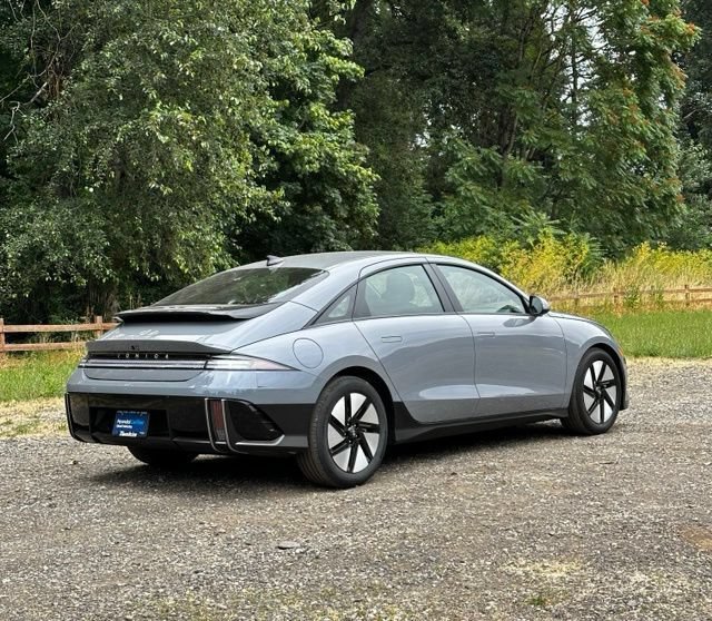 Certified 2025 Hyundai Ioniq 6 SE RWD image 8