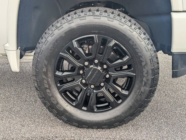 Used 2020 Chevrolet Silverado 2500 High Country w/ Z71 Off-Road Package image 11