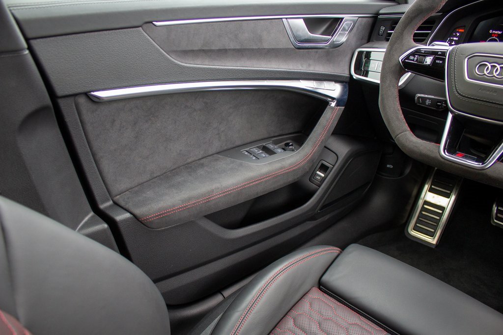 Used 2025 Audi RS 6 performance image 19