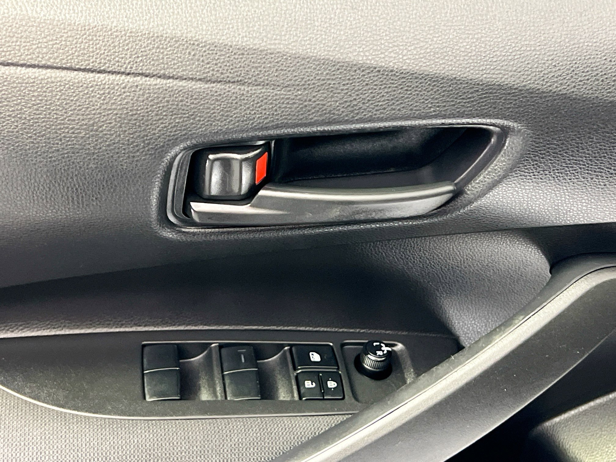 Used 2022 Toyota Corolla LE image 16