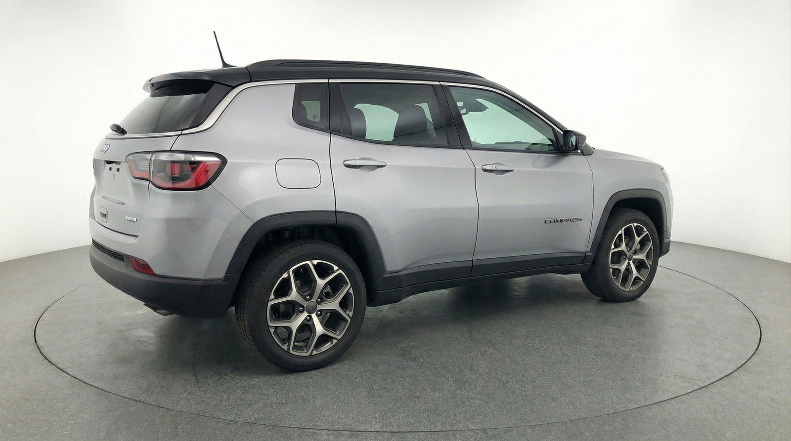 Used 2025 Jeep Compass Limited image 9