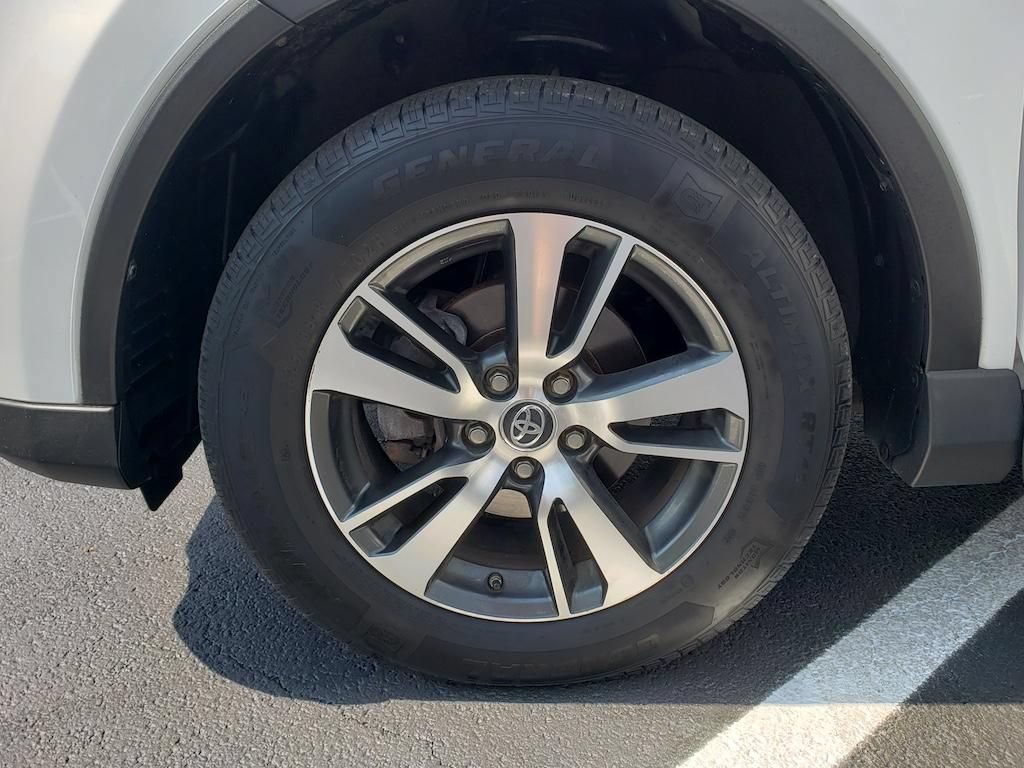 Used 2018 Toyota RAV4 XLE w/ Plus Extra Value Package AWD/4WD image 34