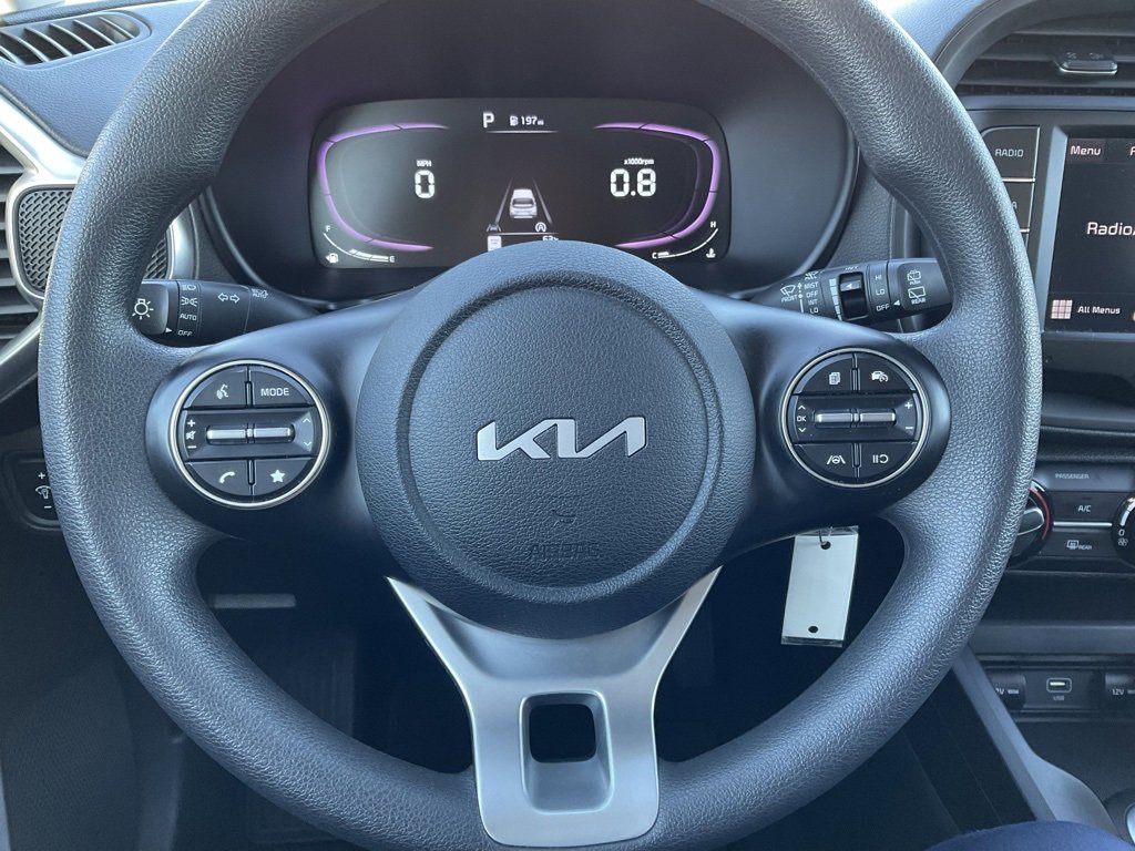 Used 2023 Kia Soul LX w/ LX Technology Package image 12