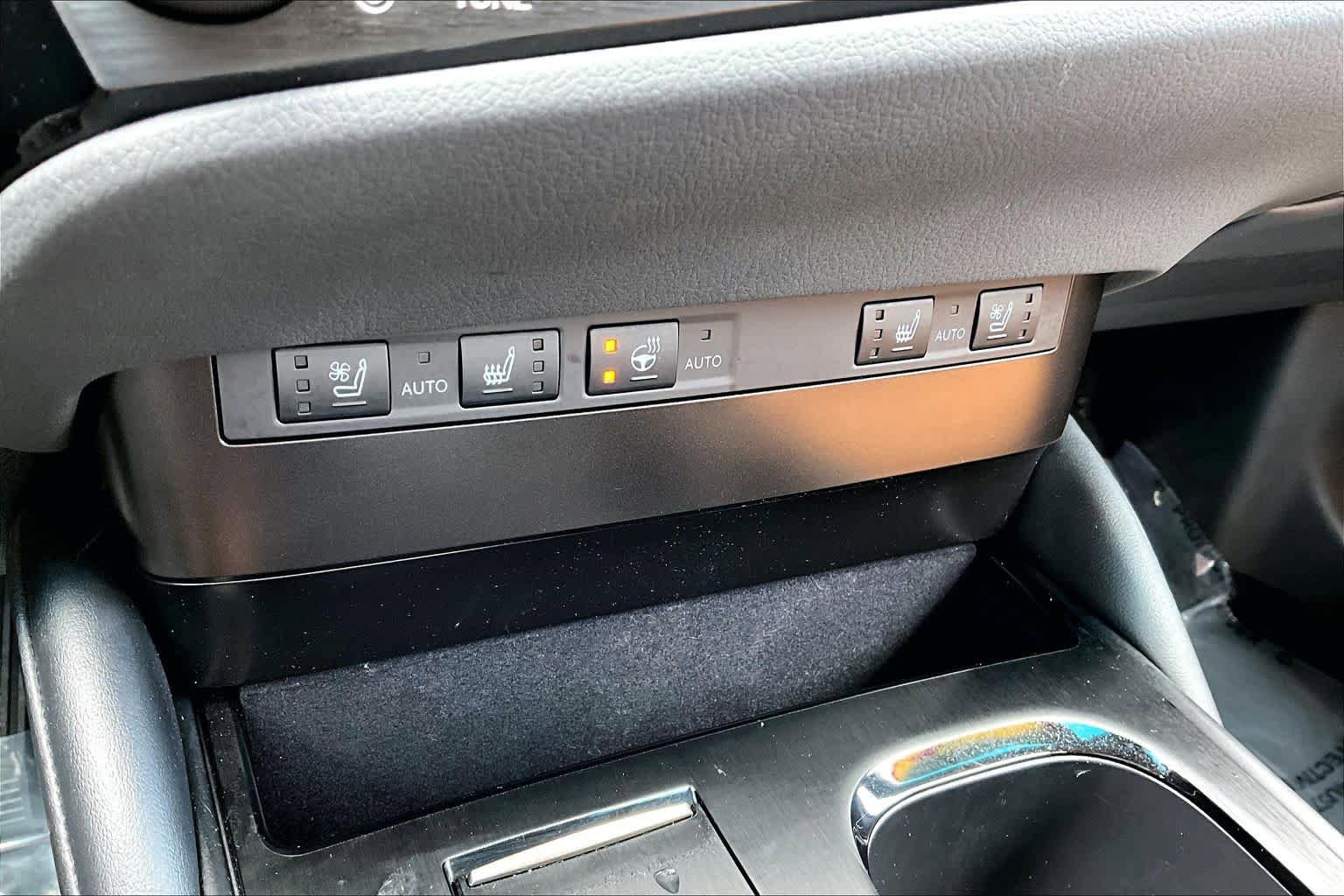 Used 2023 Lexus ES 300h w/ Premium Package FWD image 34
