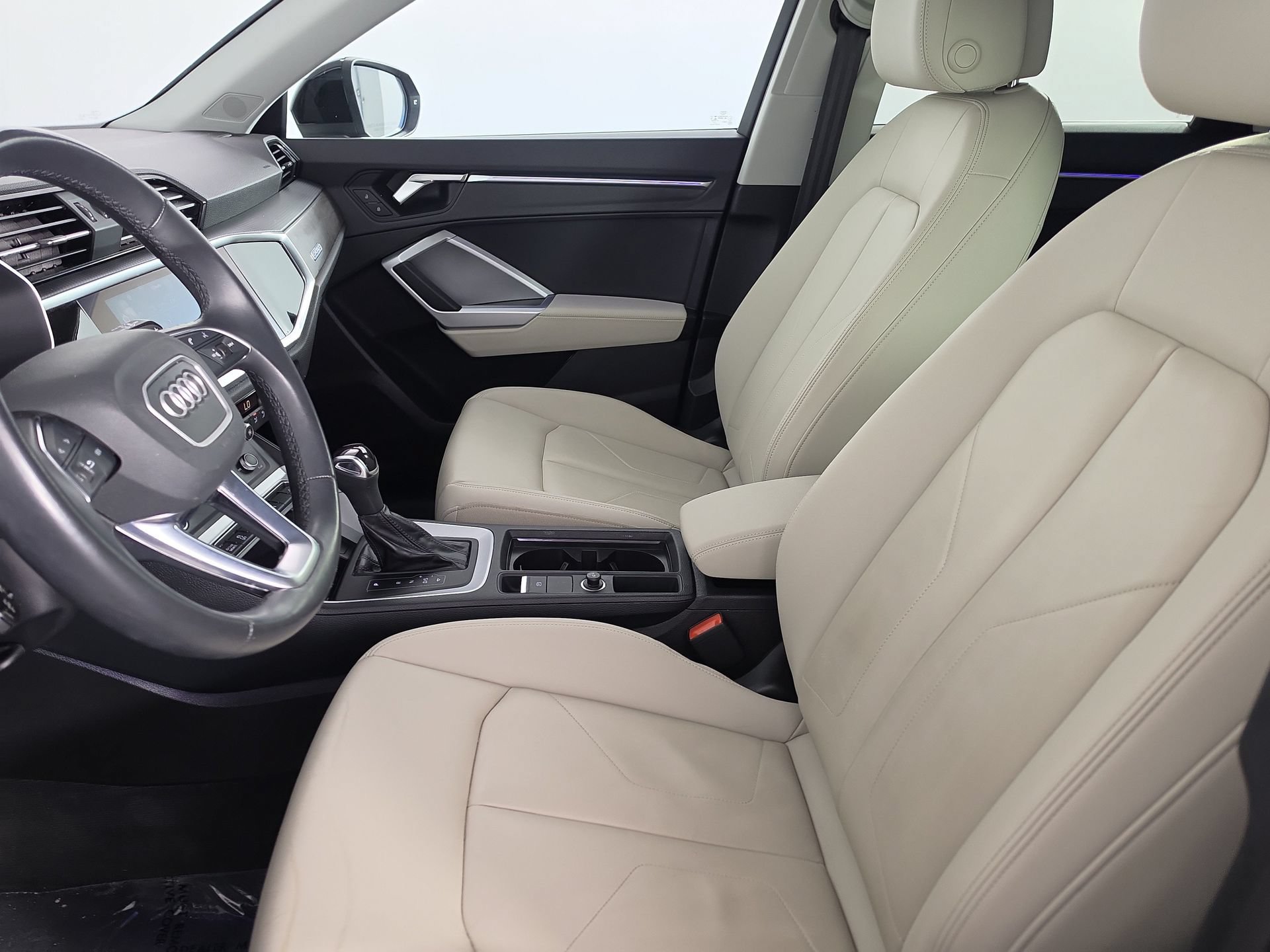 Certified 2022 Audi Q3 2.0T Premium Plus w/ Premium Plus Package AWD/4WD image 16