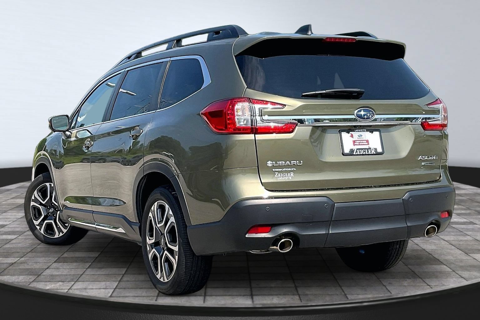 Used 2023 Subaru Ascent Limited w/ Technology Package AWD/4WD image 11