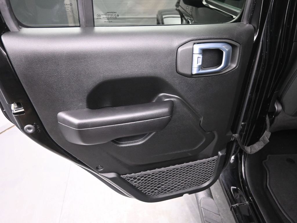 Used 2021 Jeep Gladiator Sport image 36