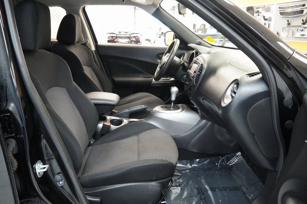 Used 2016 Nissan Juke S image 32