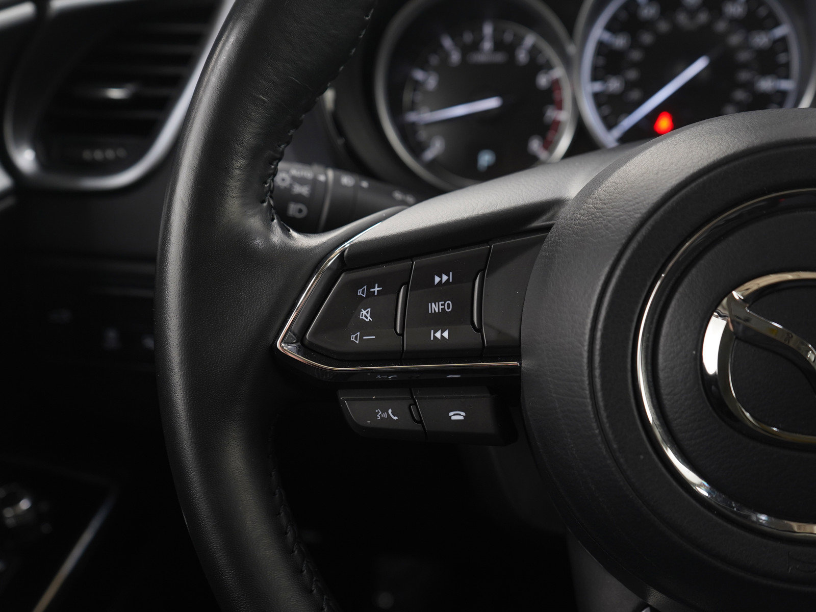 Used 2023 MAZDA CX-9 Touring image 25