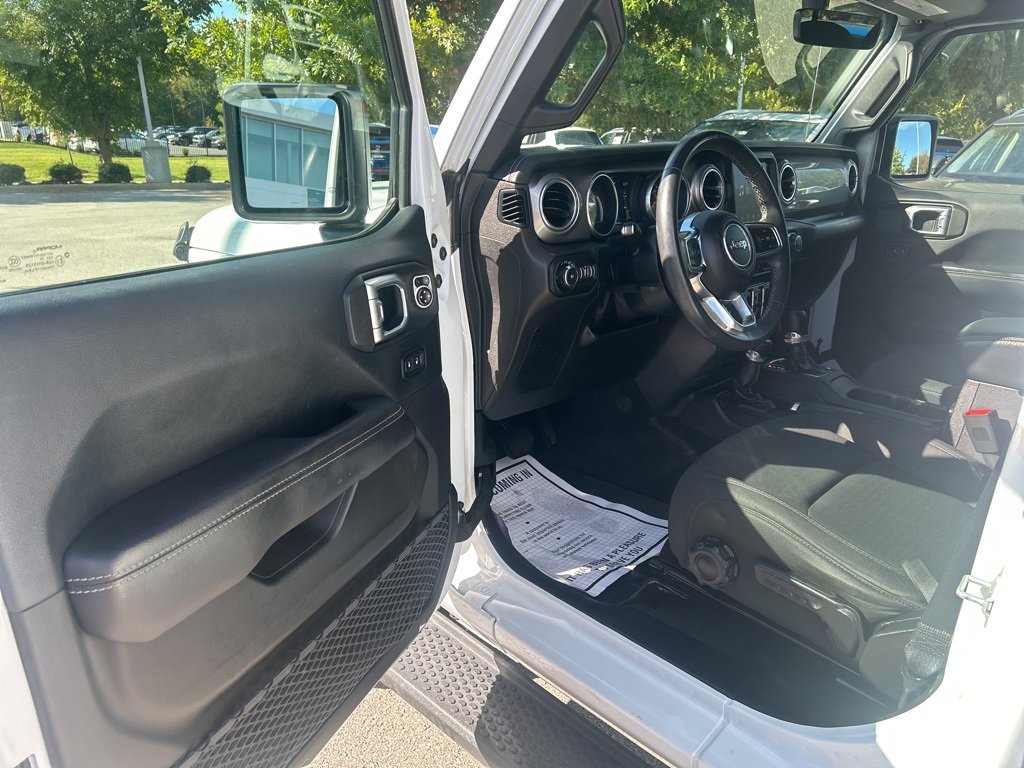 Used 2018 Jeep Wrangler Unlimited Sahara image 10