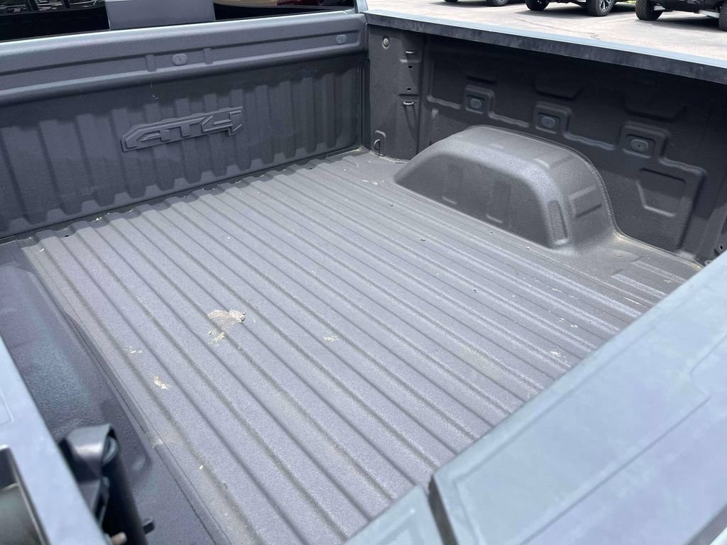 Used 2024 GMC Sierra 1500 AT4 w/ Technology Package AWD/4WD image 12