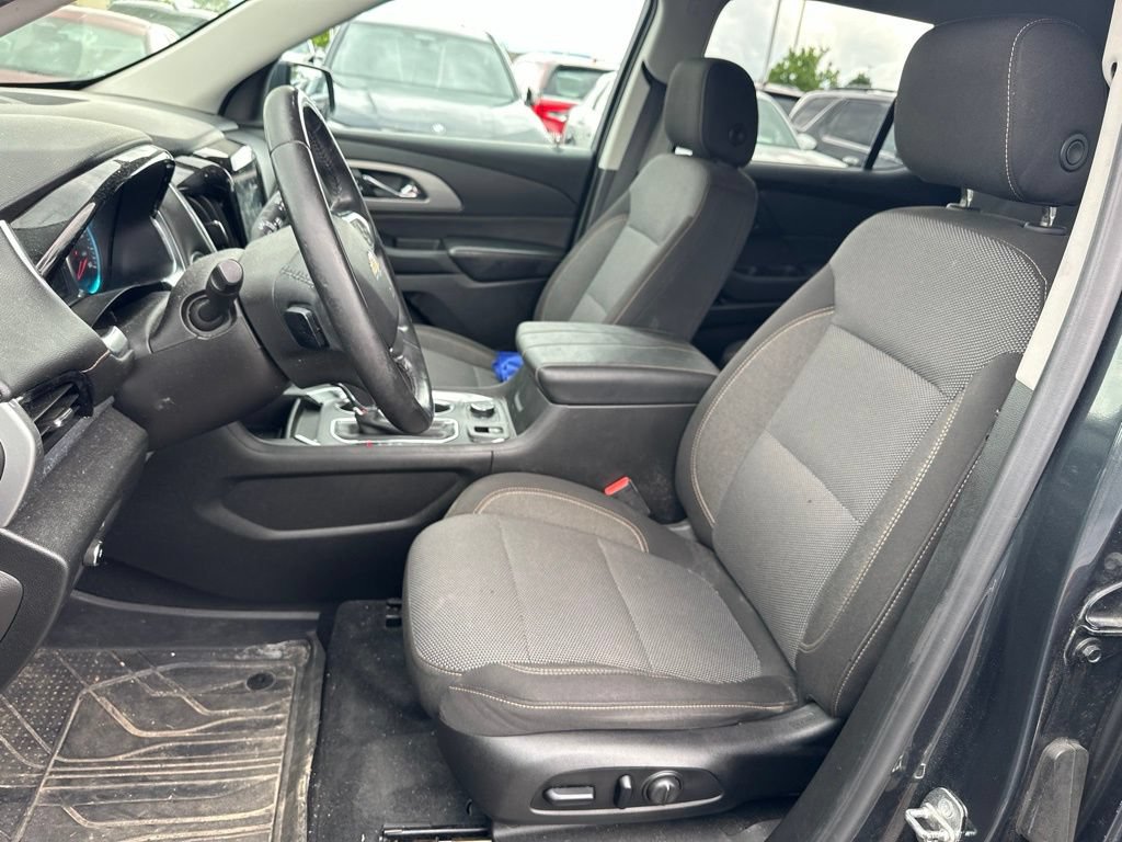 Used 2018 Chevrolet Traverse LT FWD image 15