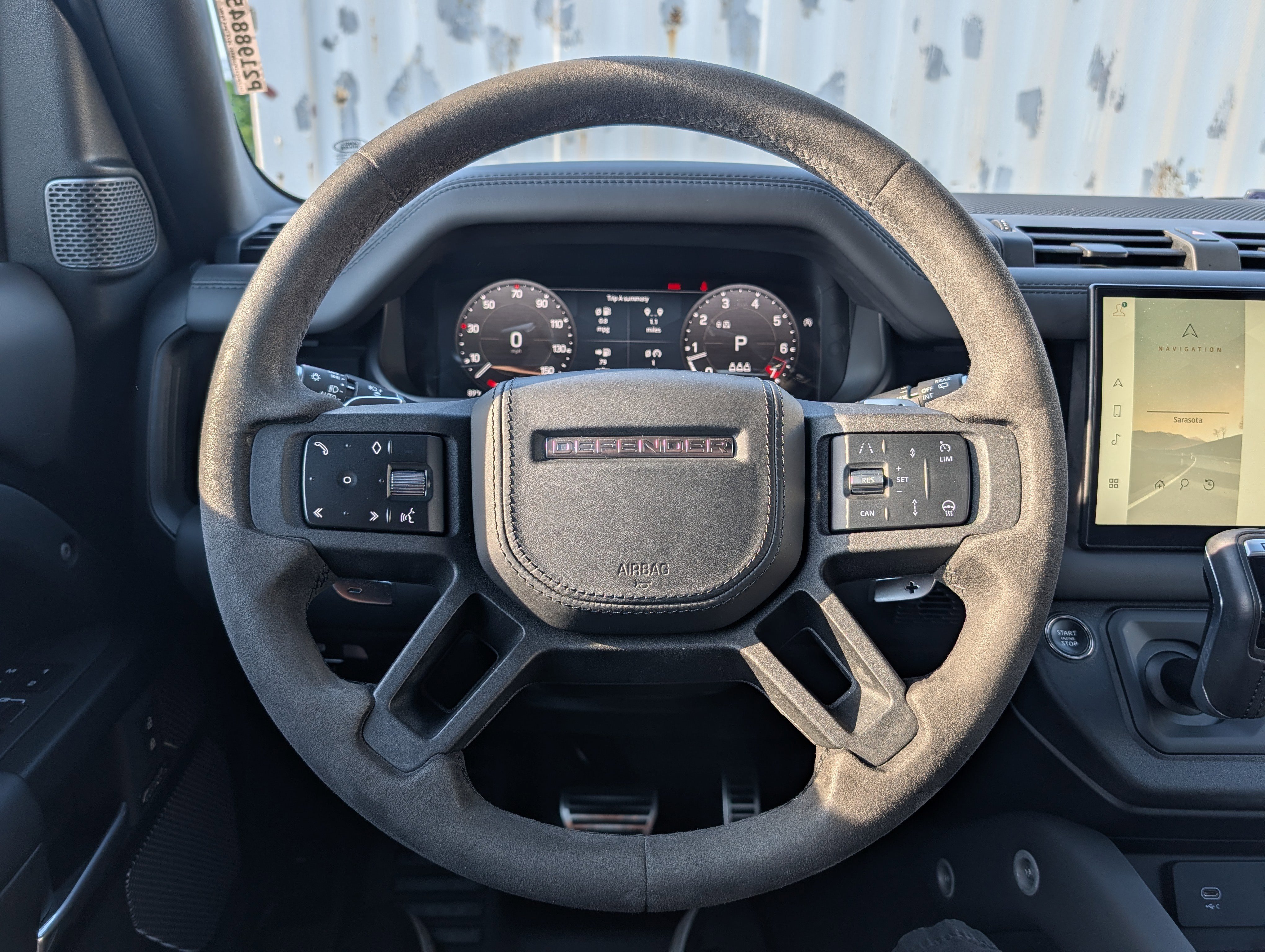 Used 2023 Land Rover Defender 110 V8 image 25