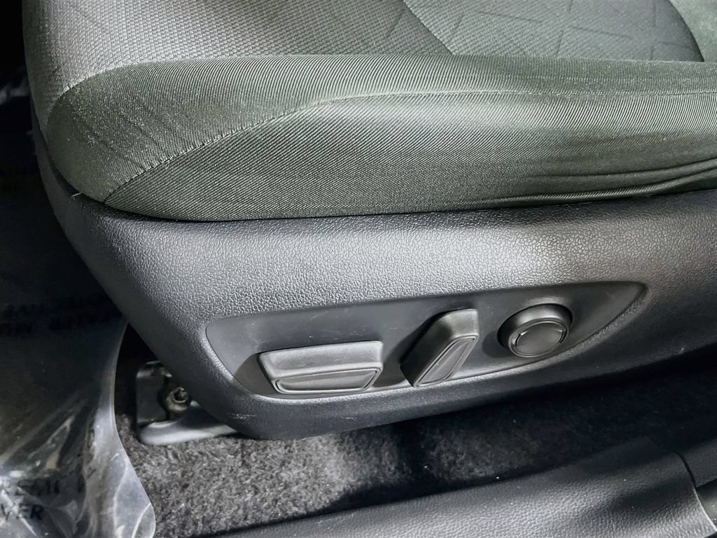 Certified 2025 Toyota RAV4 XLE AWD/4WD image 17
