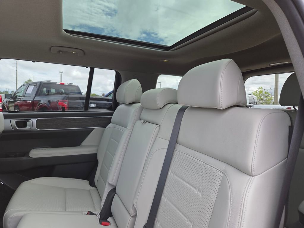 Used 2024 Hyundai Santa Fe Limited FWD image 19