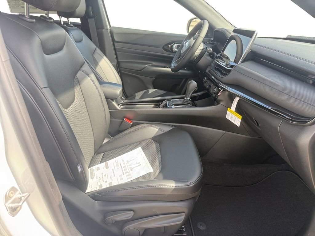 New 2026 Jeep Compass Latitude image 15