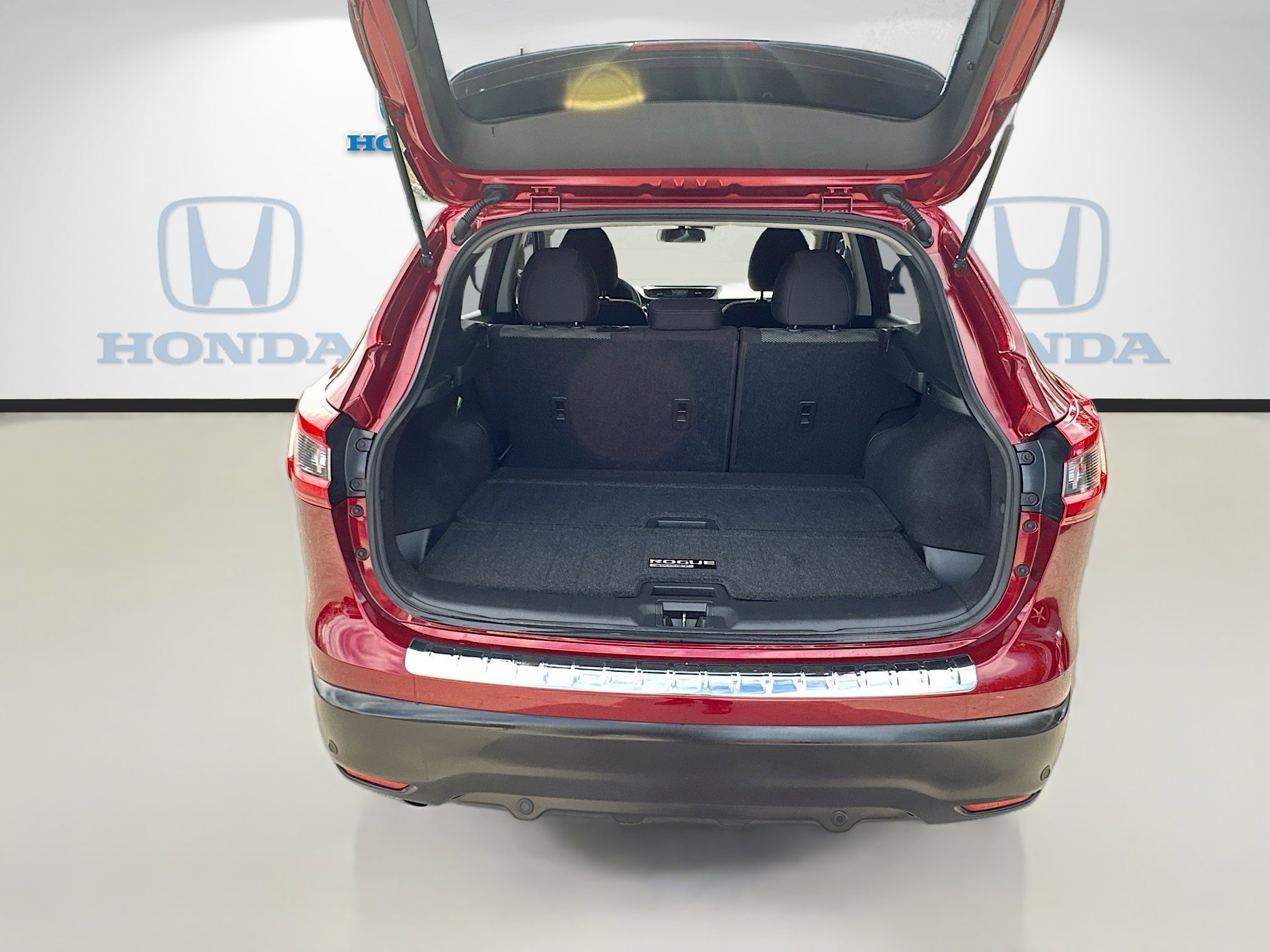 Used 2020 Nissan Rogue Sport SV image 26