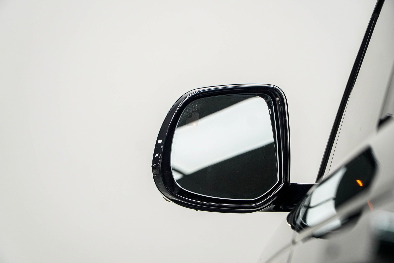 Used 2023 Land Rover Range Rover SE image 14