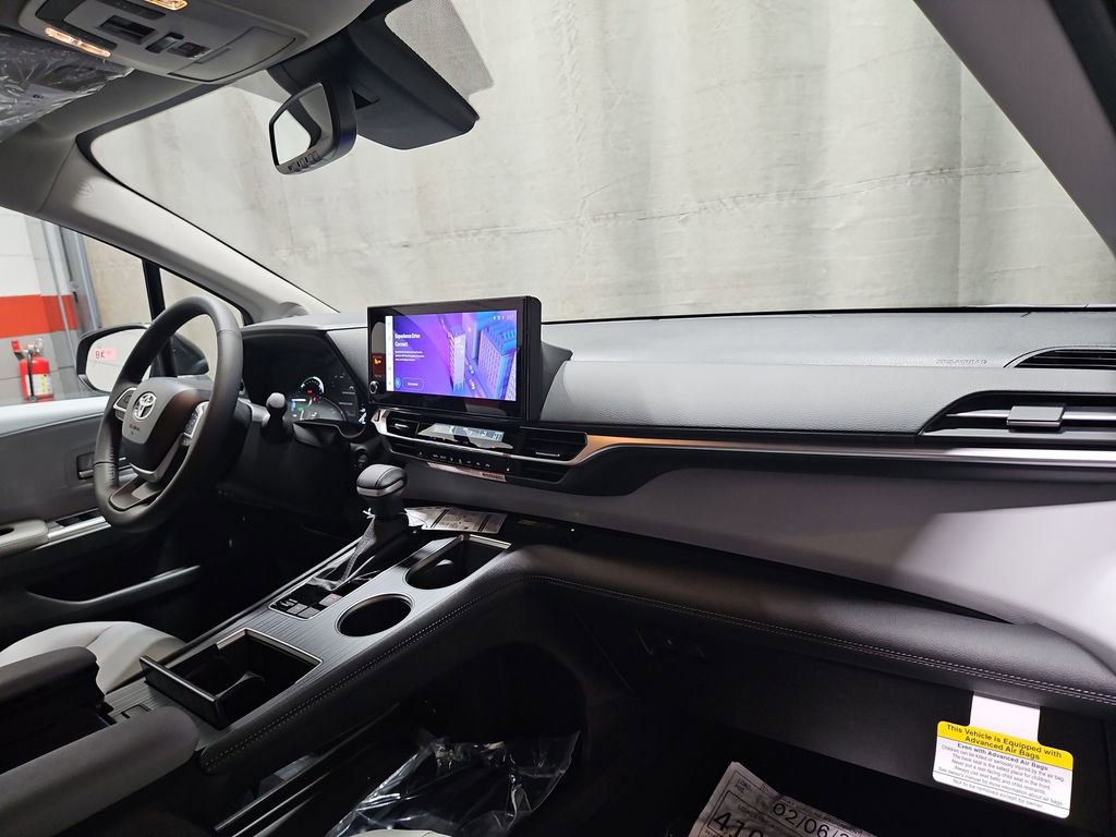 New 2026 Toyota Sienna XLE image 35