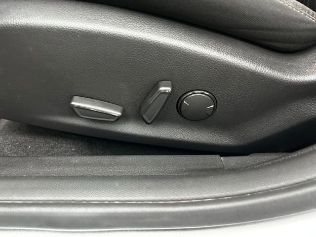 Used 2016 Ford Focus SE w/ SE Power Seat Package image 5