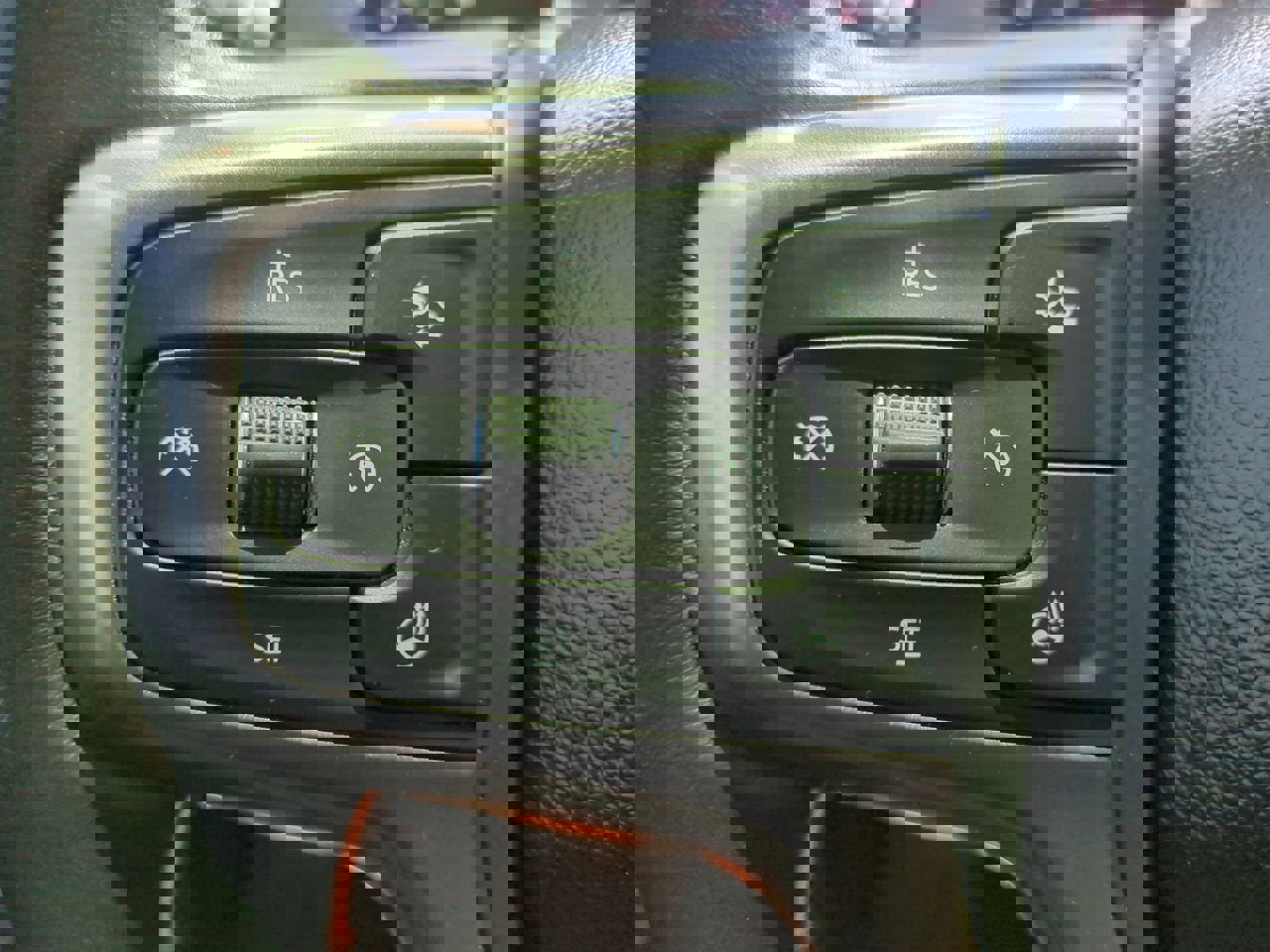 Used 2023 Chevrolet Silverado 1500 ZR2 image 25