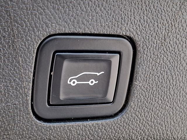 Used 2022 Chevrolet Tahoe Z71 w/ Z71 Off-Road Package image 26