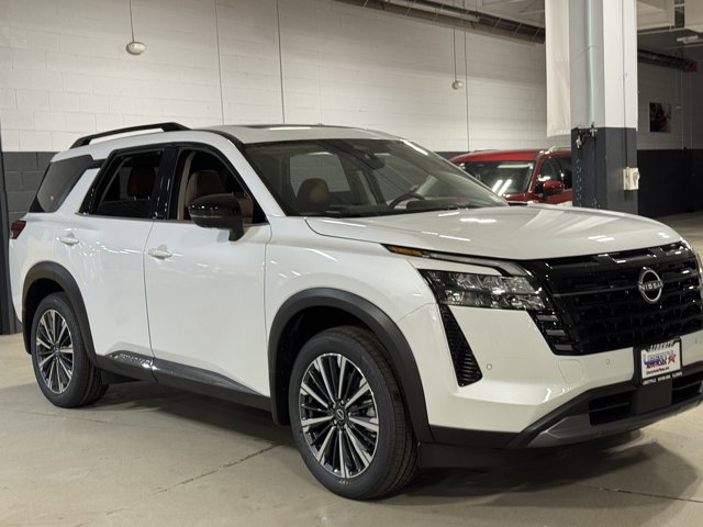 New 2026 Nissan Pathfinder Platinum image 2
