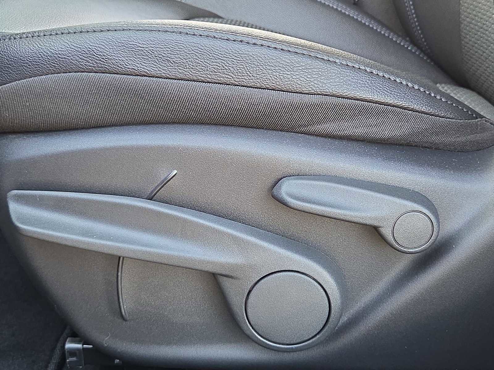 New 2026 Jeep Compass Latitude image 18