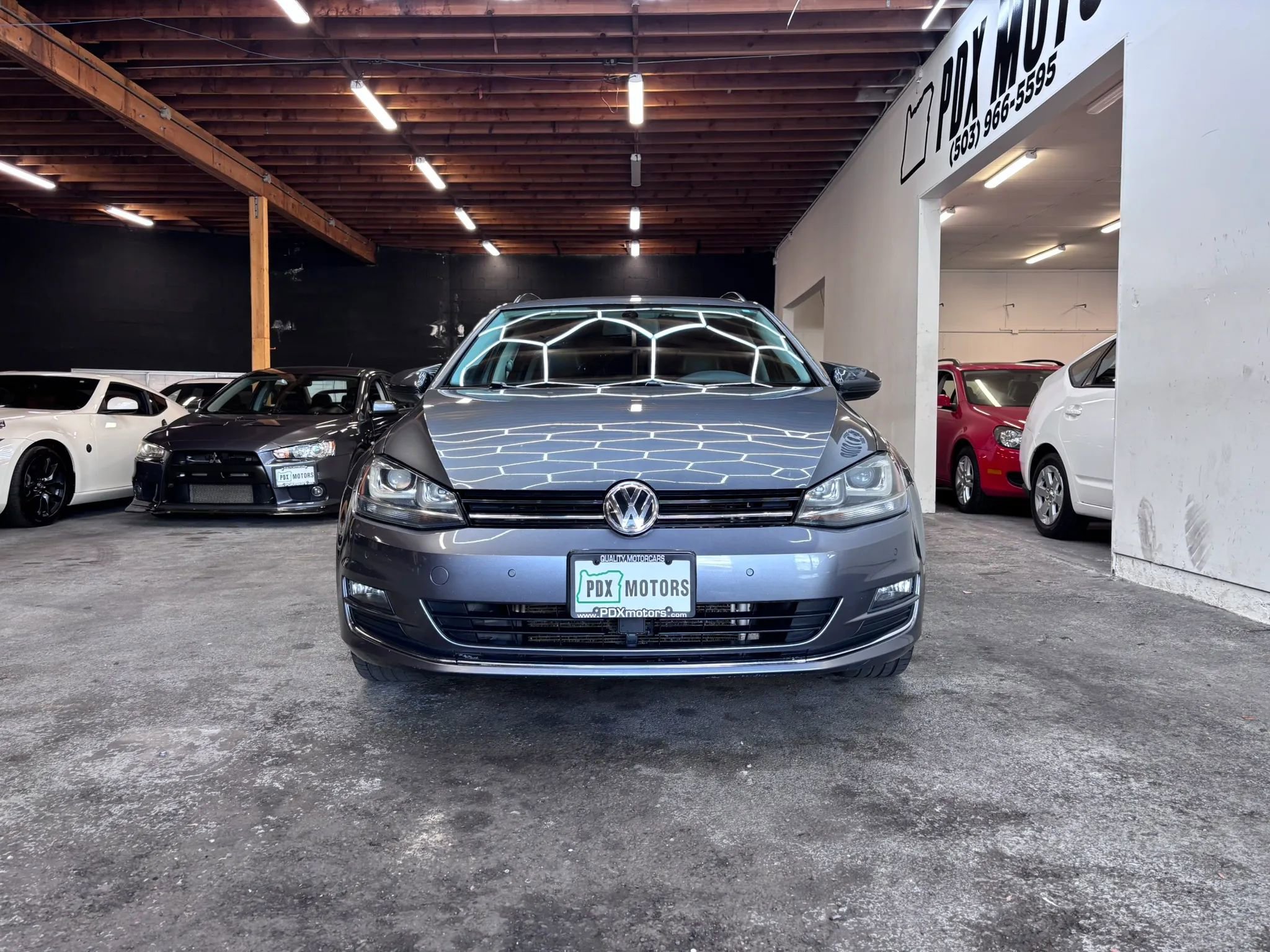 Used 2015 Volkswagen Golf TDI SE w/ Lighting Package FWD image 3