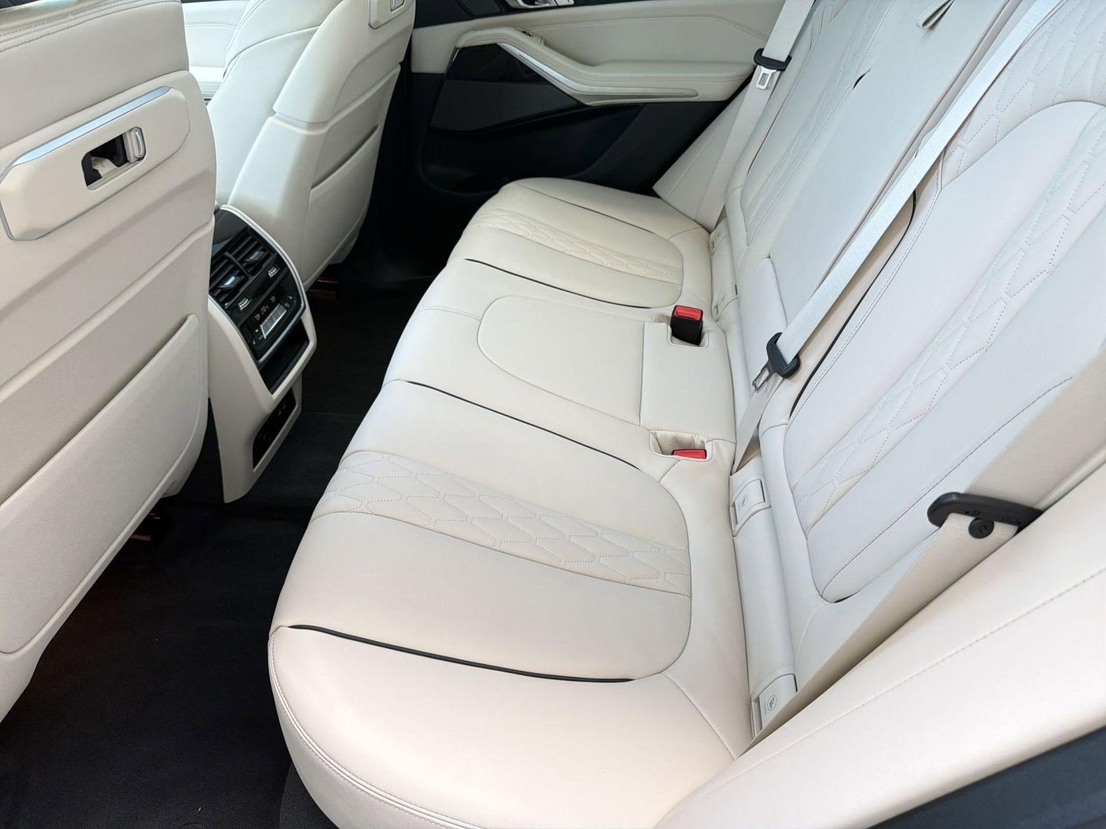 Used 2026 BMW X5 sDrive40i w/ M Sport Package RWD image 15