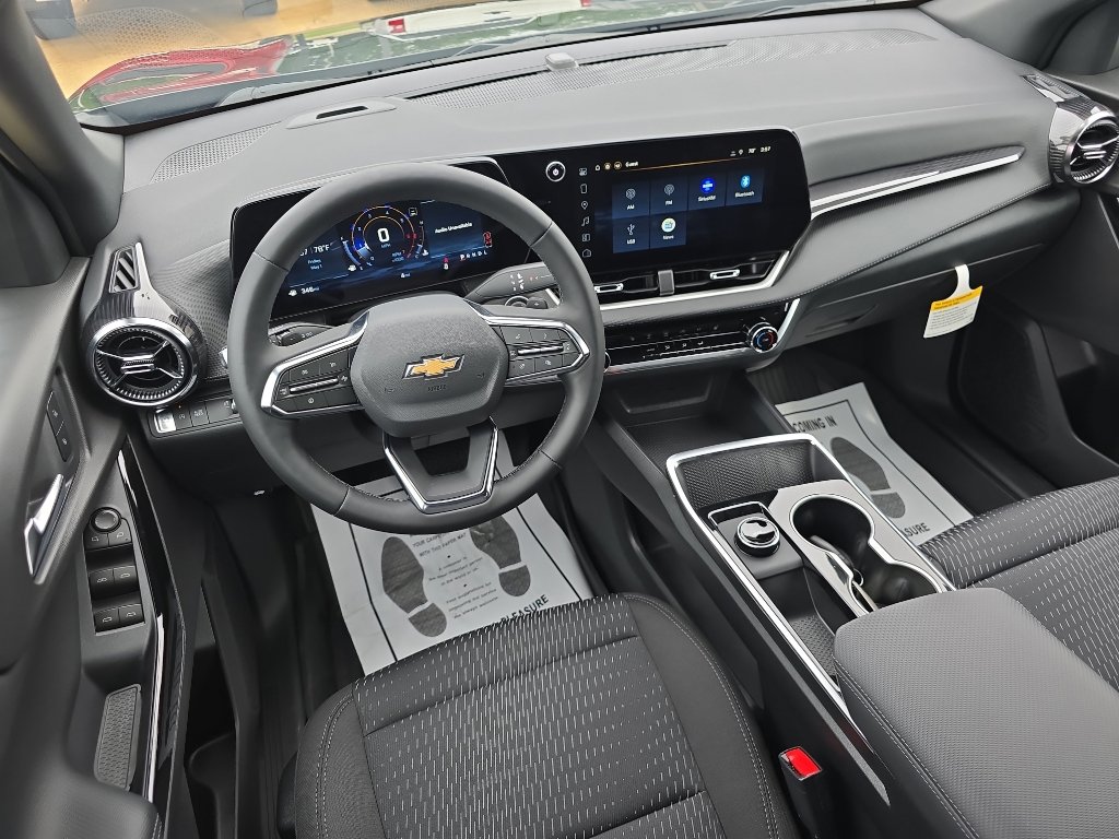 New 2026 Chevrolet Equinox LT w/ Safety and Technology Package FWD image 9