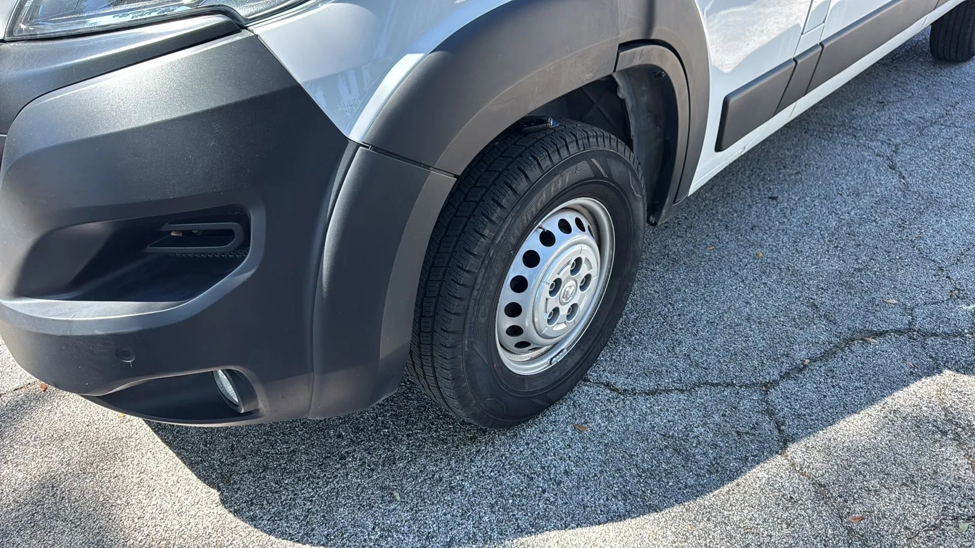 Used 2024 RAM ProMaster 2500 w/ Safety Group FWD image 32