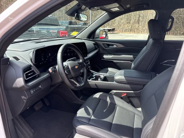 Used 2025 Chevrolet Traverse LT image 9