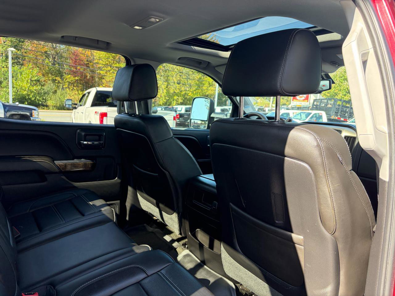 Used 2015 GMC Sierra 2500 Denali w/ Suspension Package, Off-Road image 44