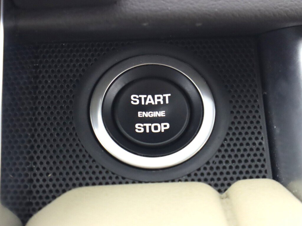 Used 2020 Land Rover Range Rover Sport HSE image 24