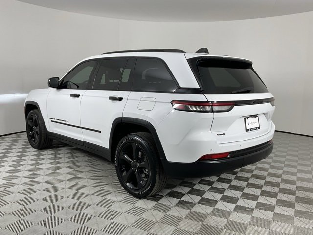 Used 2024 Jeep Grand Cherokee Altitude image 5