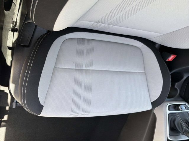 Used 2025 Hyundai Venue SEL FWD image 15