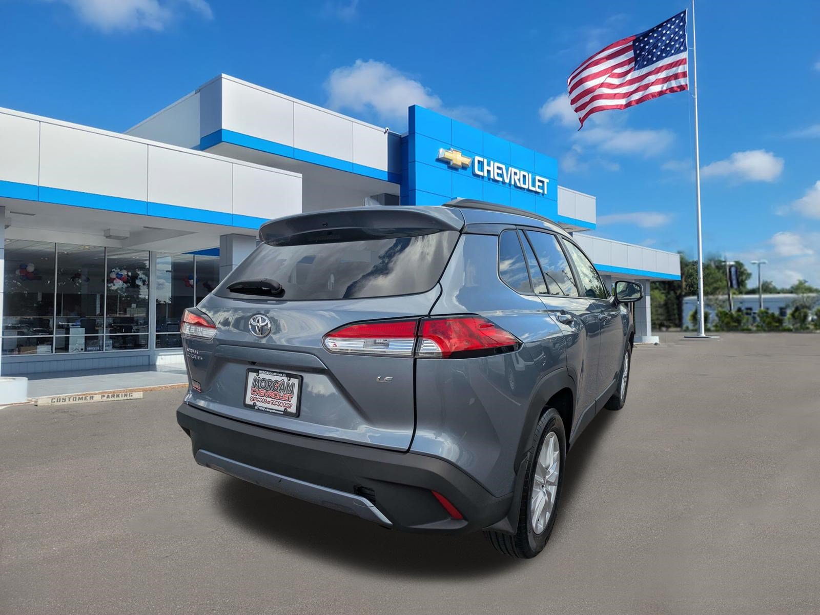 Used 2023 Toyota Corolla Cross LE FWD image 3