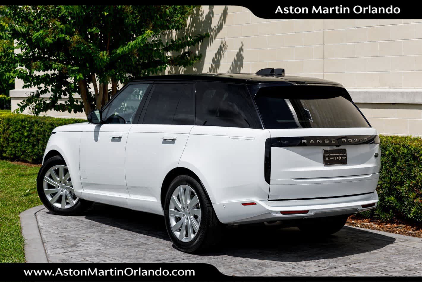 Used 2023 Land Rover Range Rover SE AWD/4WD image 2