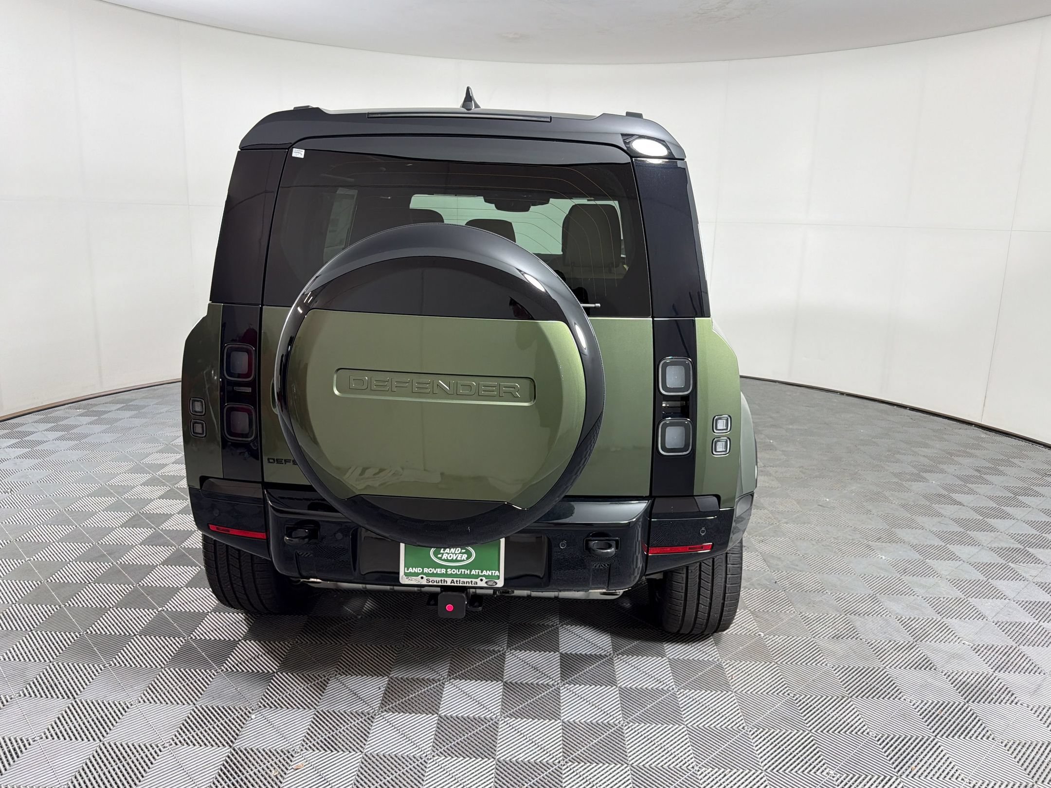 New 2026 Land Rover Defender 110 X-Dynamic SE AWD/4WD image 10