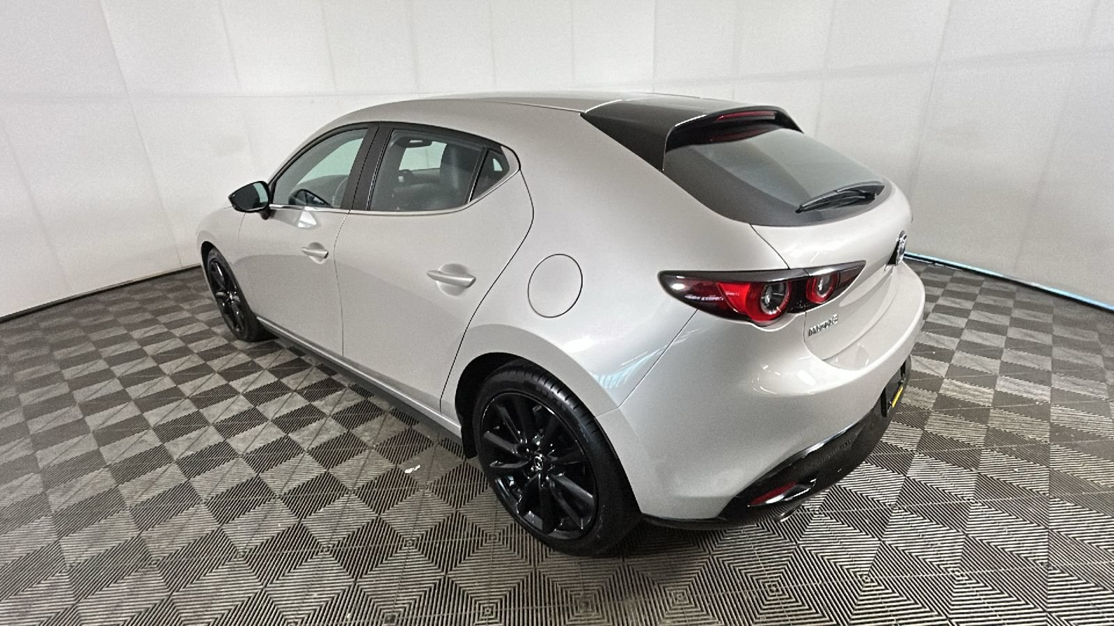 Used 2024 MAZDA MAZDA3 s FWD image 5