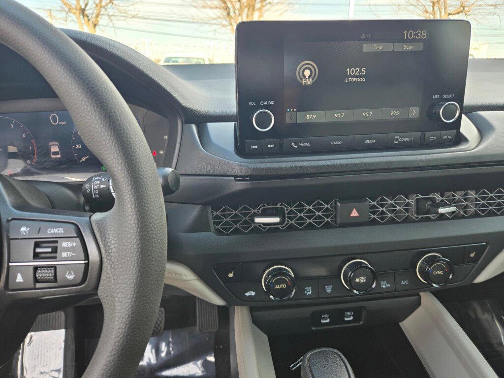 Certified 2023 Honda Accord EX image 14