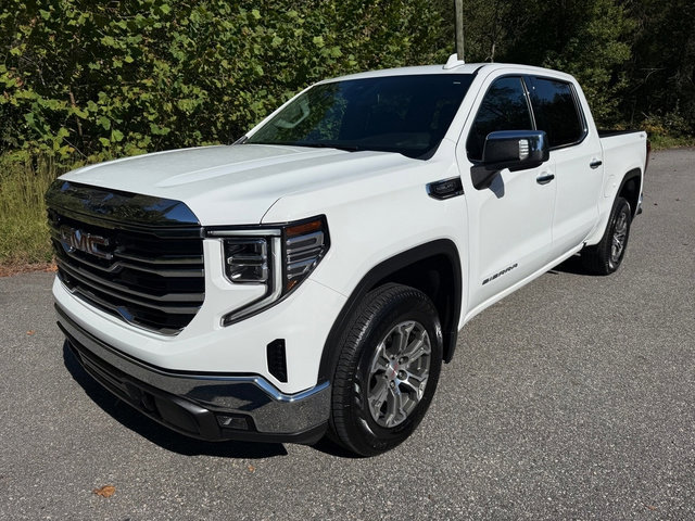 Used 2024 GMC Sierra 1500 SLT image 2