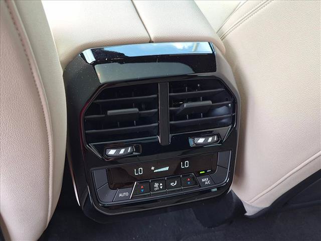 Used 2024 BMW iX xDrive50 w/ Premium Package AWD/4WD image 15